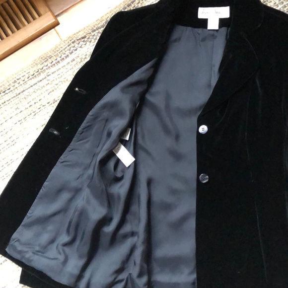 Jones Wear black velvet ladies blazer - Picture 4 of 4